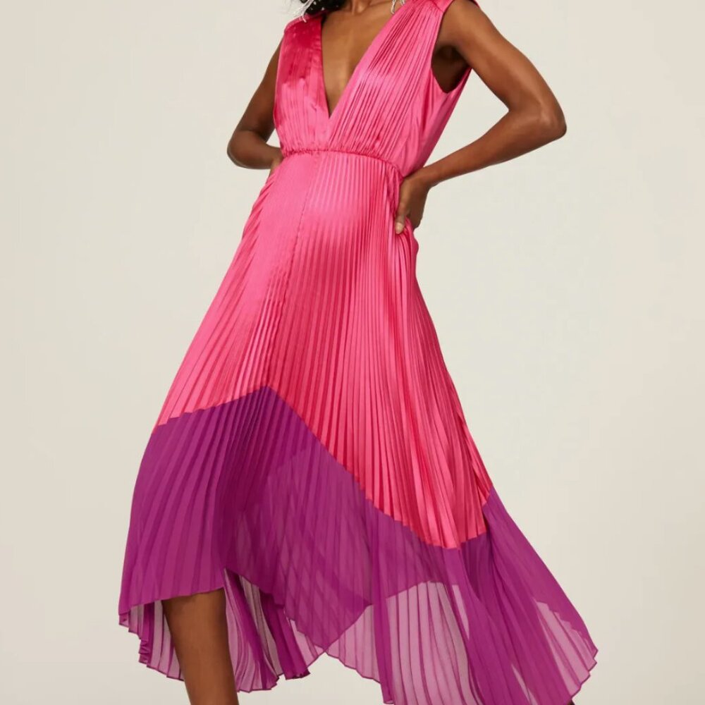 AMUR Pink and Purple Pleated V‑Neck Midi Dress - Picture 3 of 9